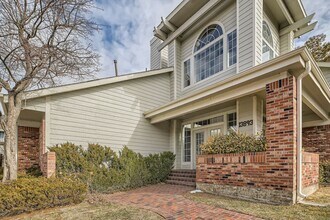 Building Photo - Beautiful 2 bed 1 bath Condo in Aurora