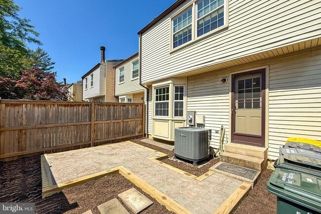 Building Photo - 337 Gundry Dr