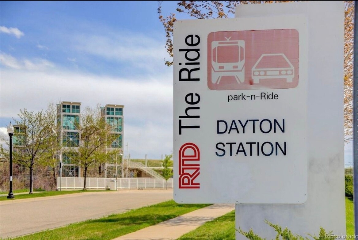 Building Photo - 3870 S Dayton St