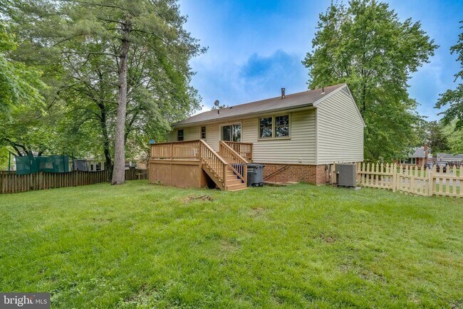 Building Photo - 14715 Lock Dr