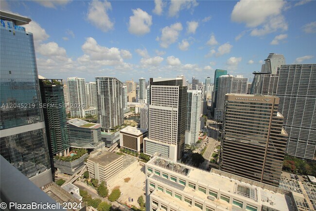 Building Photo - 950 Brickell Bay Dr