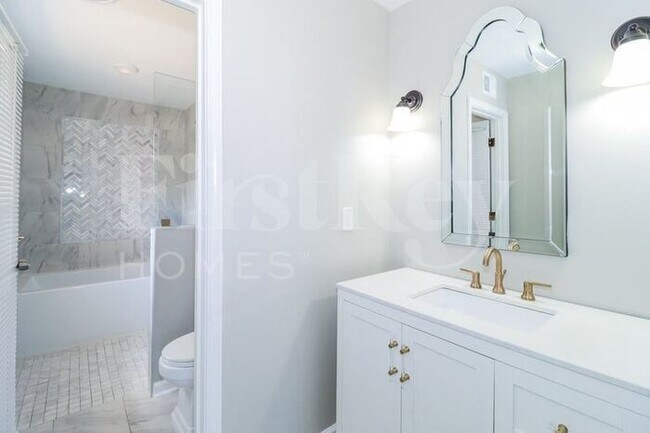 Building Photo - 2369 Penbrook Pl