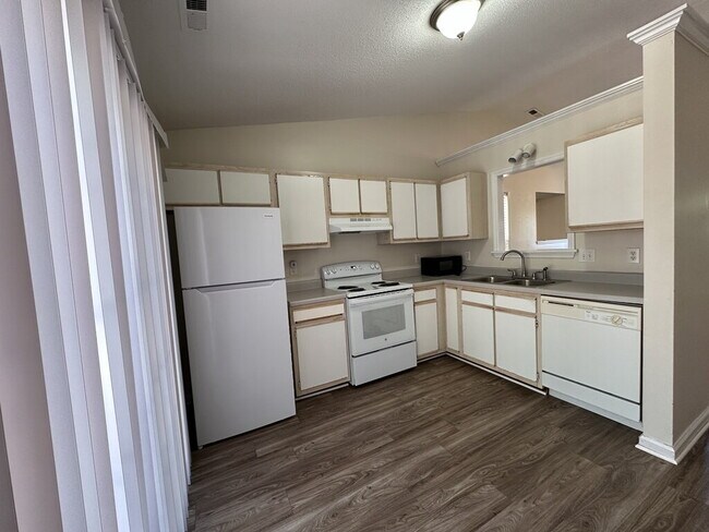 Building Photo - 400 Winners Cir S