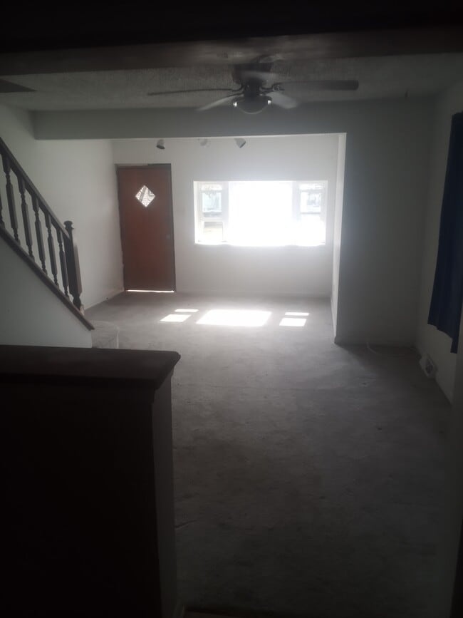 Primary Photo - 8 Murphy Ave