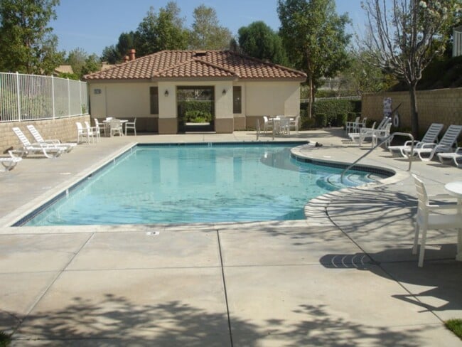 Building Photo - Palisades 3 Bedroom for Rent in Stevenson Ranch!