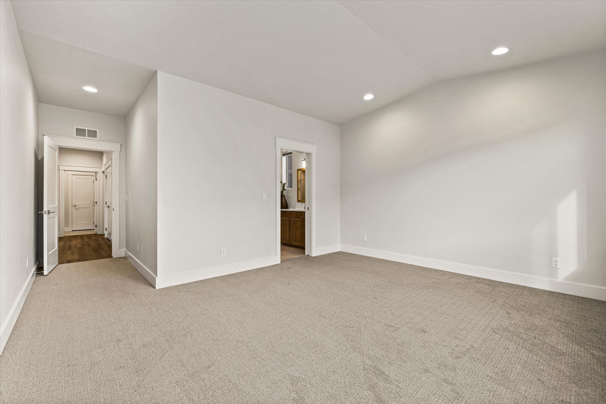 Building Photo - 6318 S Utmost Ln