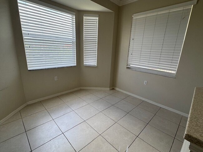 Building Photo - 2 bedroom 2 bathroom Condo in Terraces at ...