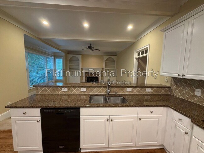 Building Photo - 8015 Wakehurst Pl