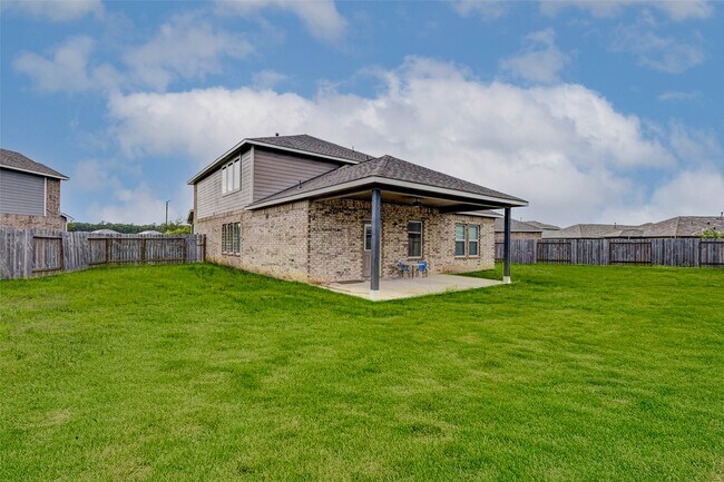 Building Photo - 15231 White Moss Dr