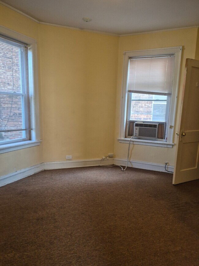 Building Photo - 1148 N Mayfield Ave