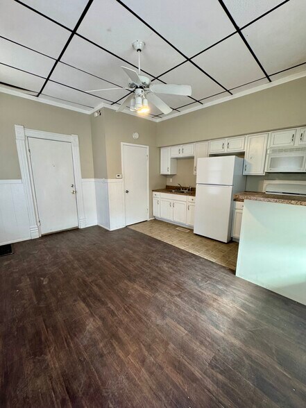 Building Photo - 737 17th St