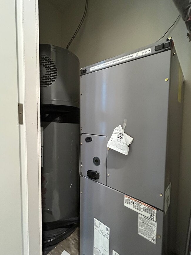 Building Photo - Powers Creek