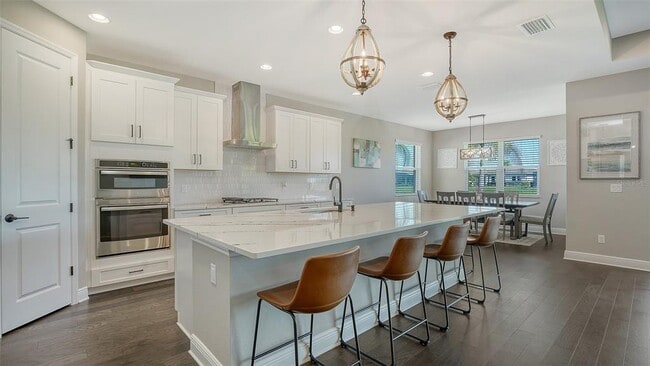 Building Photo - 16905 Sweetwater Village Dr