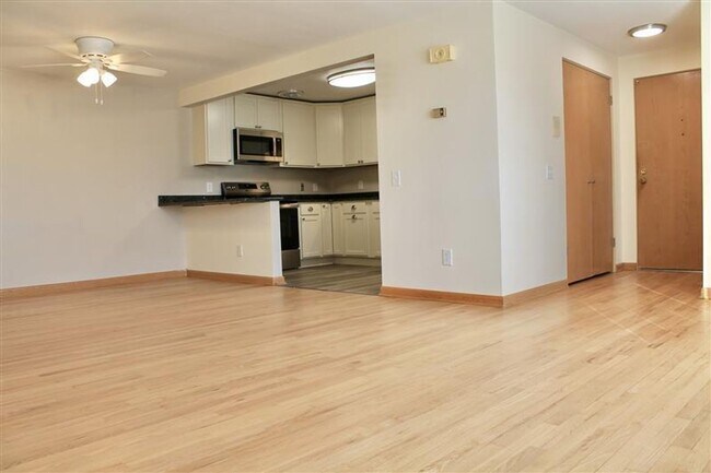 Building Photo - Newly Remodeled 2 Bedroom with washer & dryer behind Hilldale Mall!