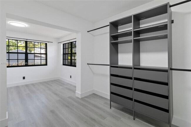 Building Photo - 1325 NW 51st St