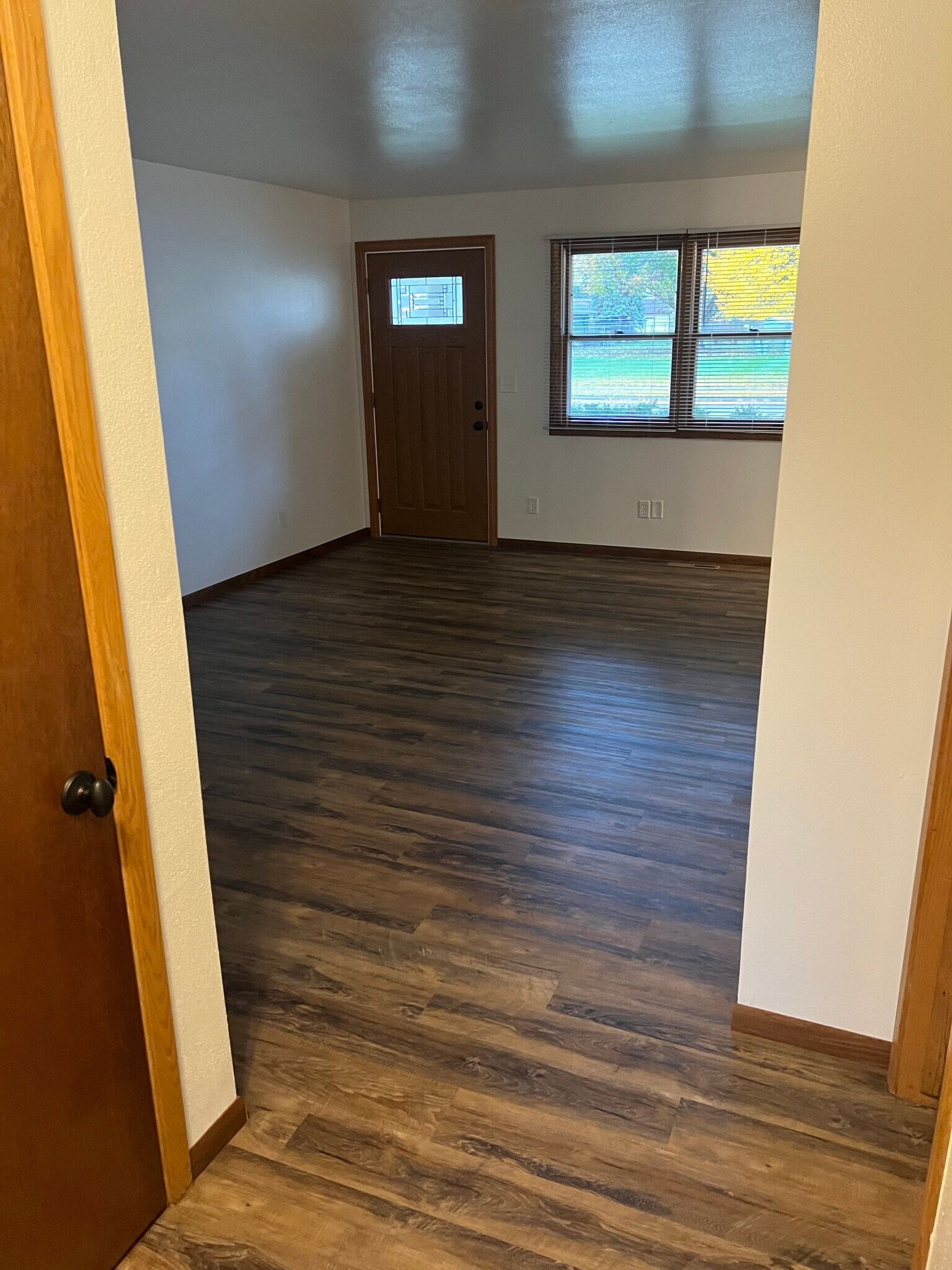 Building Photo - 1306 E Sylvan Ave