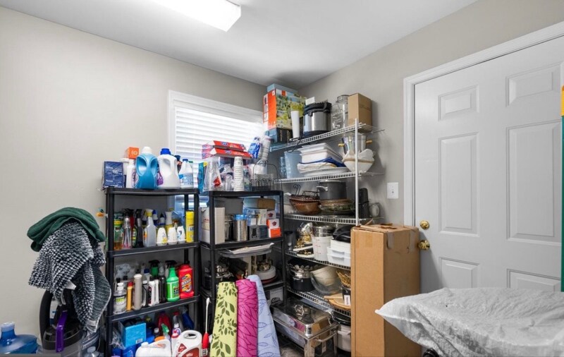 Building Photo - 206 Royal Oak Cir