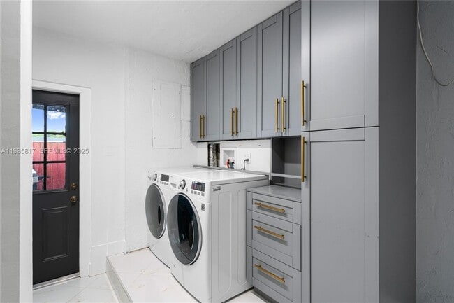 Building Photo - 13611 SW 77th St