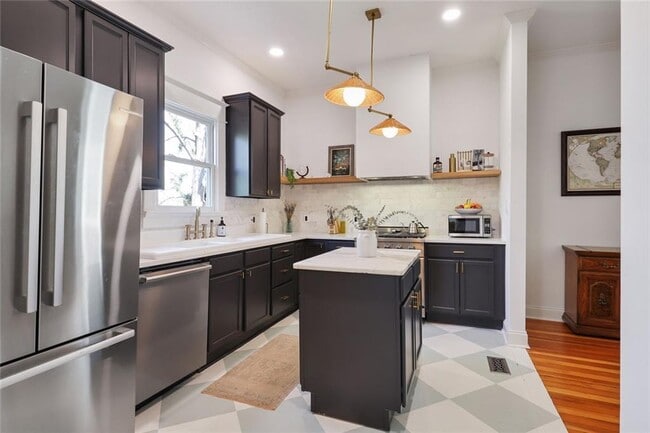 Building Photo - 1212 Merlin Ave SE