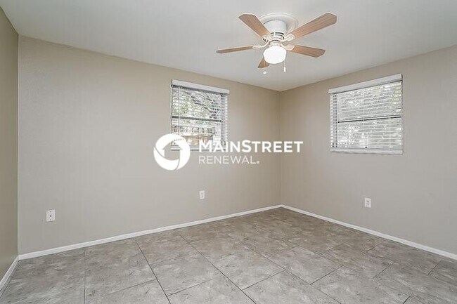 Building Photo - 2 Bedroom Pet-Friendly Home in Port Richey...