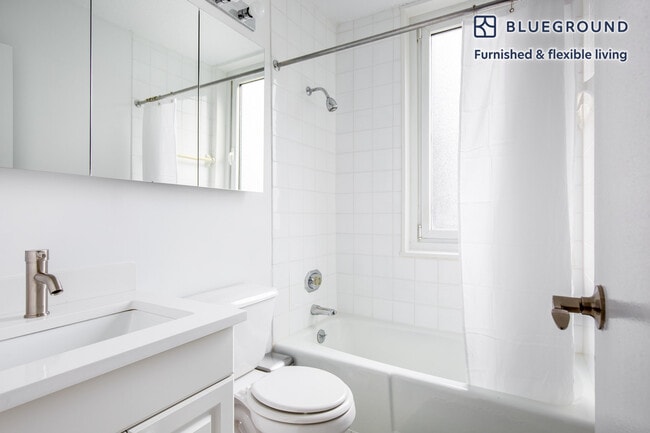 Building Photo - 230 W 55th St