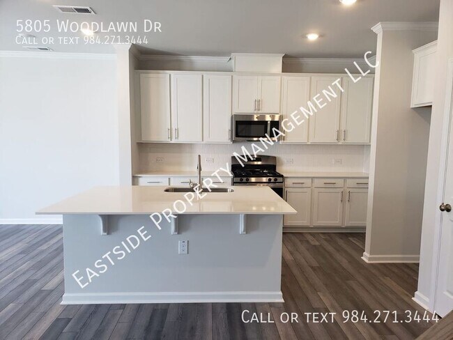 Building Photo - 5805 Woodlawn Dr