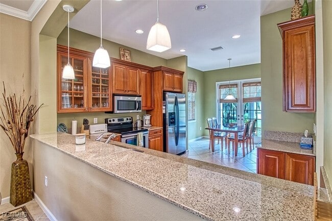 Building Photo - 3460 Lakeview Isle Ct