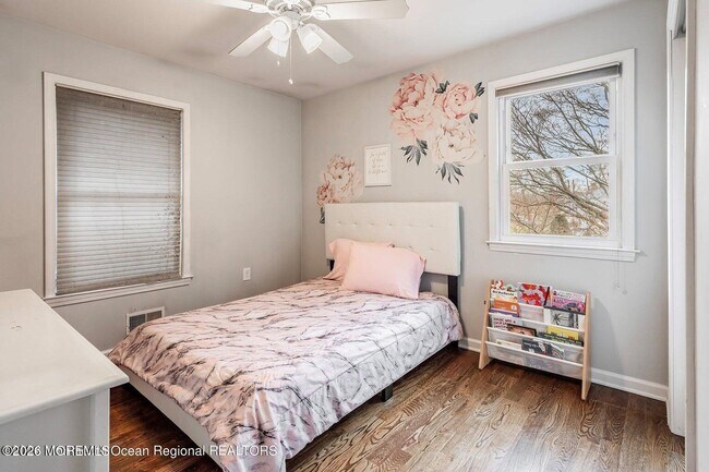 Building Photo - 510 Leawood Ave