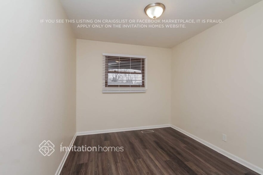 Building Photo - 141 Queenswood Rd