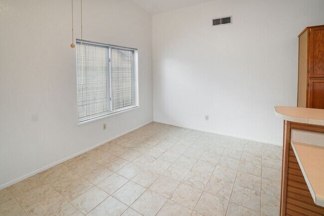 Building Photo - Southwest Area -3 bedroom, 2 bath Home wit...