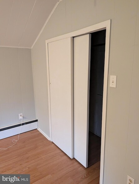 Building Photo - 411 E Cherry St