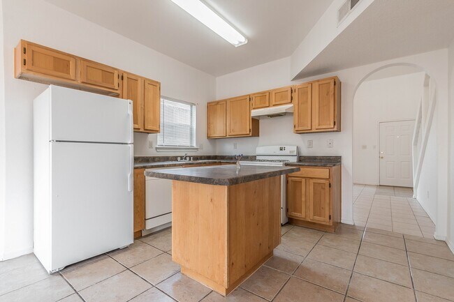 Building Photo - Fabulous home in East El Paso!!