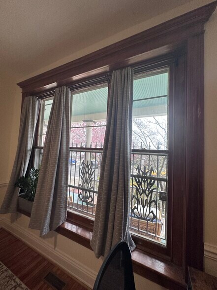 Building Photo - 2329 W Grace St