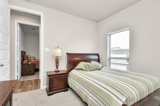 Building Photo - 5043 Morrison Dr