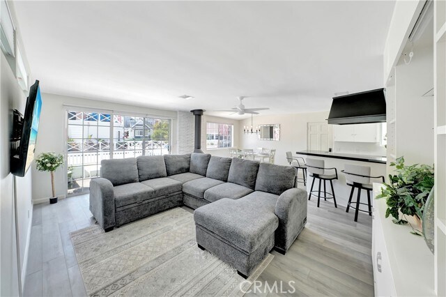 Building Photo - 216 Collins Ave