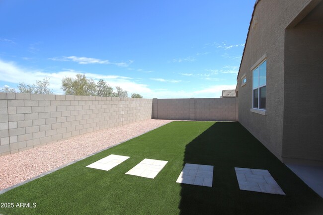 Building Photo - 24218 W Hopi St