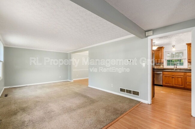 Building Photo - 66 Haddam Pl E