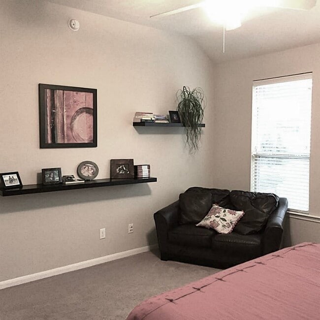 Building Photo - 6422 Addlestone Ridge Ln