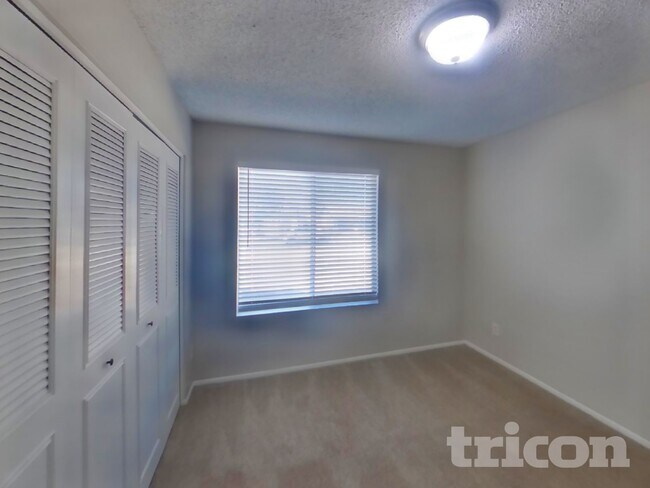 Building Photo - 7475 W Beryl Ave