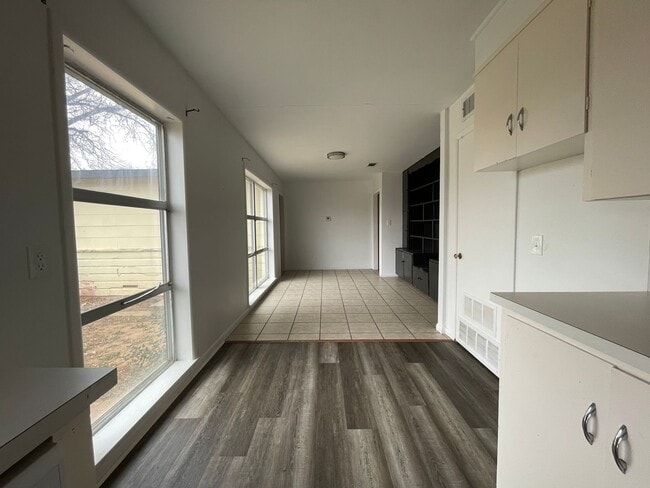 Building Photo - Texas-Style Charm and Comfort – 3-Bed, 2-B...