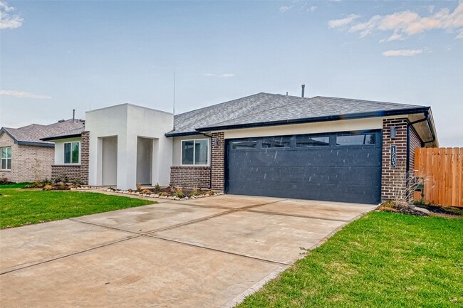 Building Photo - 1203 Hyde Lk Ln