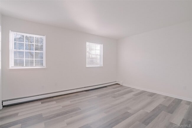 Building Photo - 3 Locust Ct