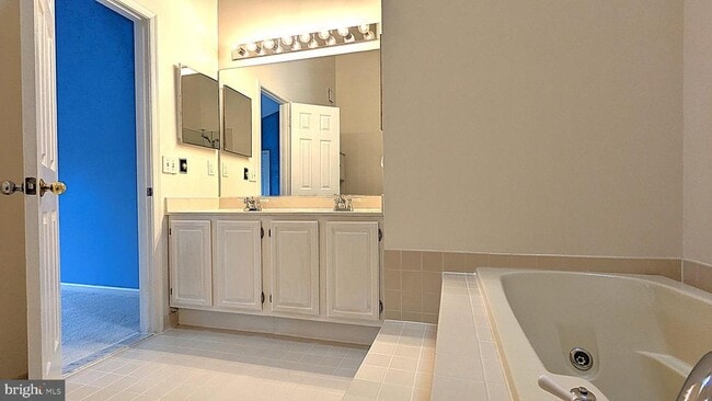 Building Photo - 1379 Heritage Oak Way