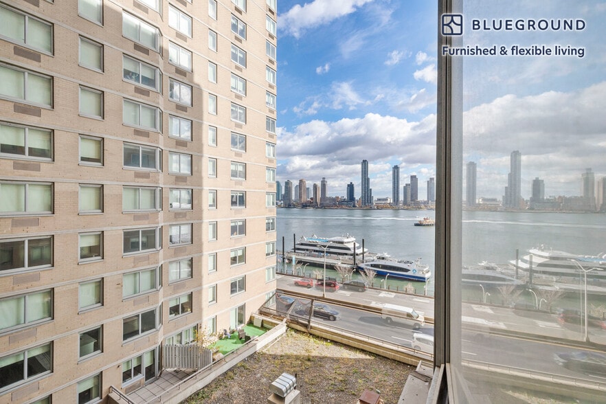 Building Photo - 401 E 34th St