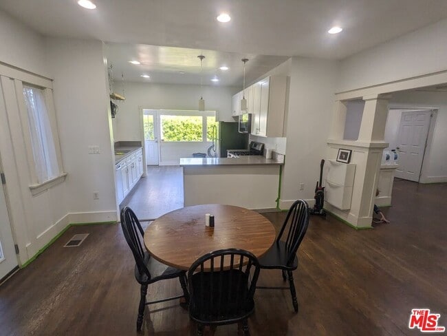 Building Photo - 4547 W 16th Pl