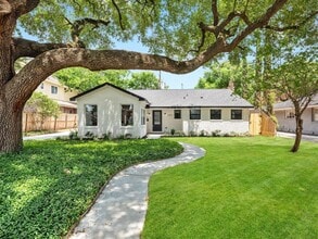 Building Photo - 2501 Briarhurst Dr