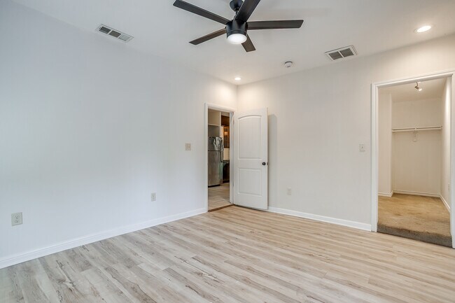 Building Photo - 3211 Montague St