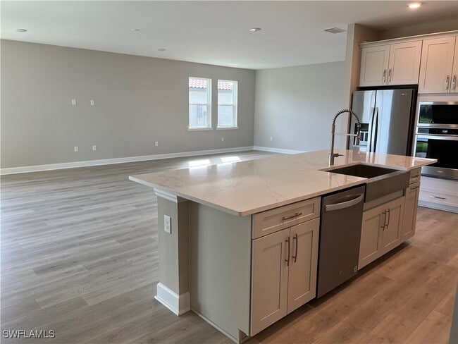 Building Photo - 2063 Grove Dr