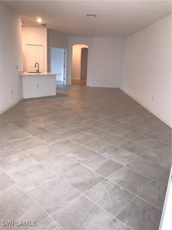 Building Photo - 2016 Vermont Ln