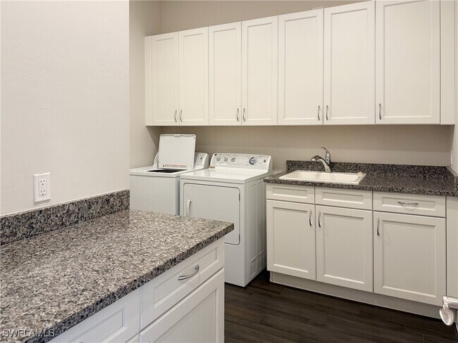 Building Photo - 6847 Bequia Wy